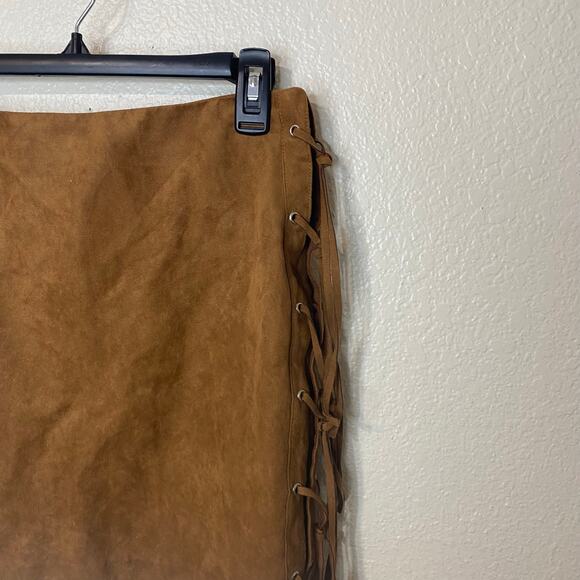Timing Brown Faux Suede Boho Western Fringe Mini Skirt Size Small - Picture 3 of 7